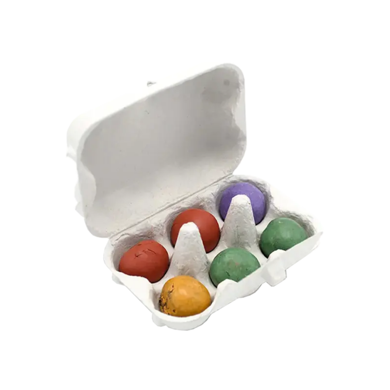 Kartonnen eierdoos met zaadbommen